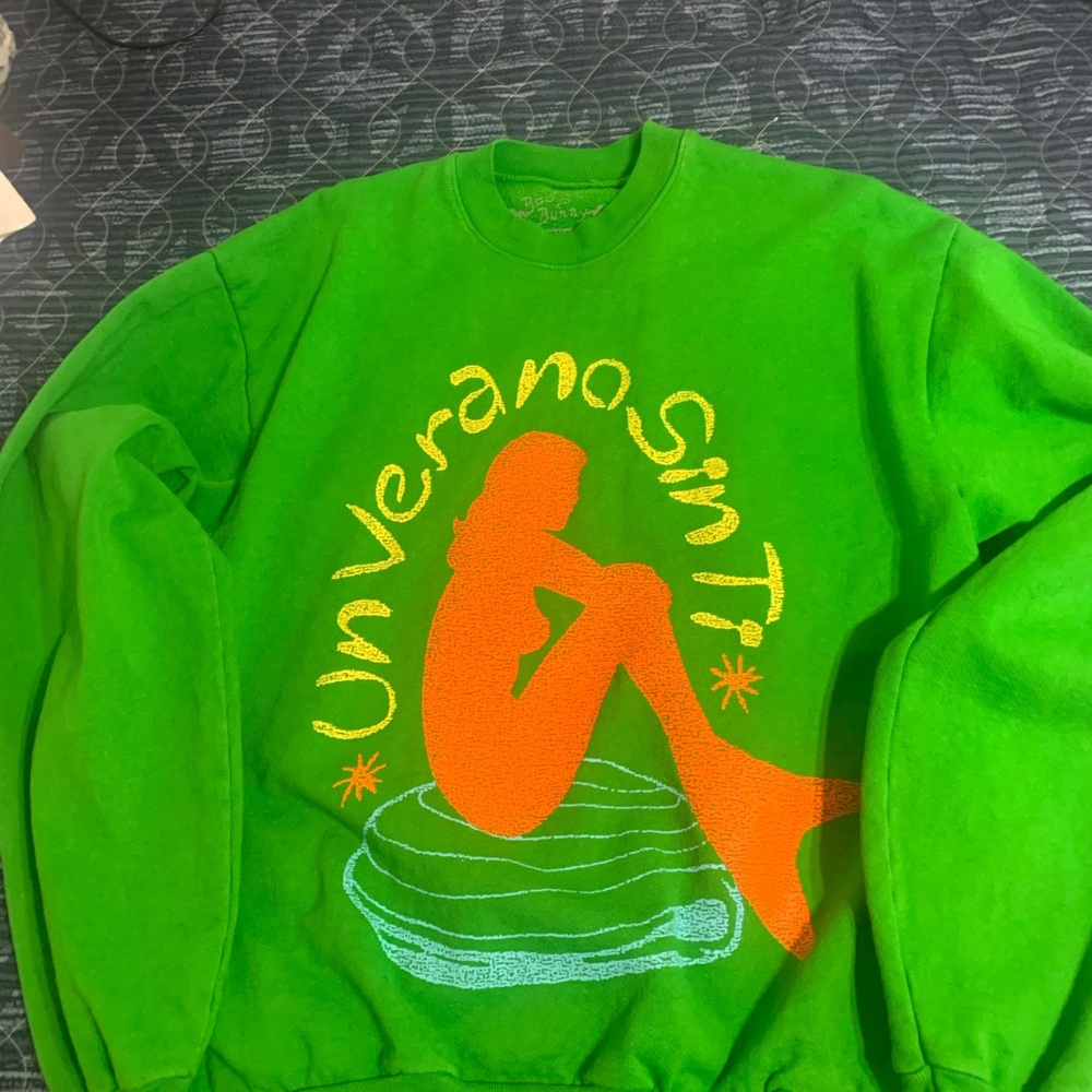 BAD BUNNY OFFICIAL TOUR MERCH